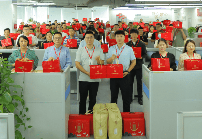 月满华诞，家国同庆，智邦国际祝您中秋国庆双节快乐！