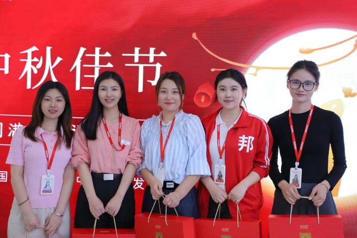 月满华诞，家国同庆，智邦国际祝您中秋国庆双节快乐！