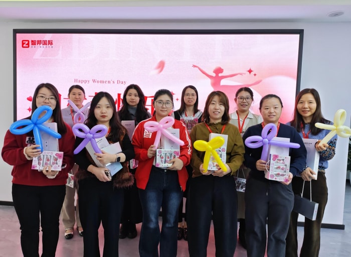 春风有信，花开有期，女神节快乐！